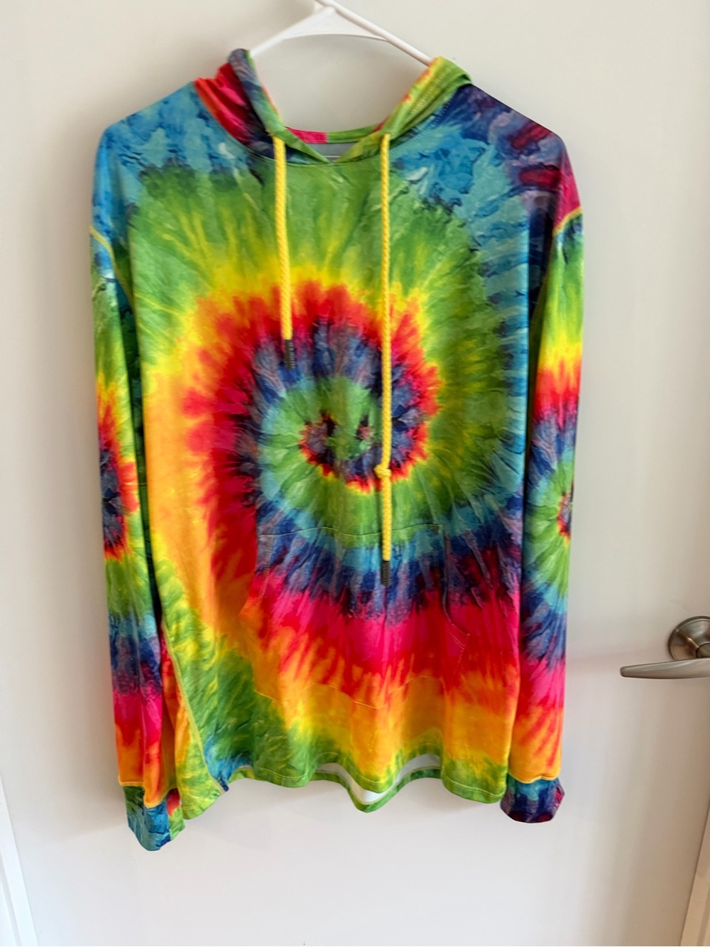 Ingear Tie-Dye Hooded Pullover in Pink and Green